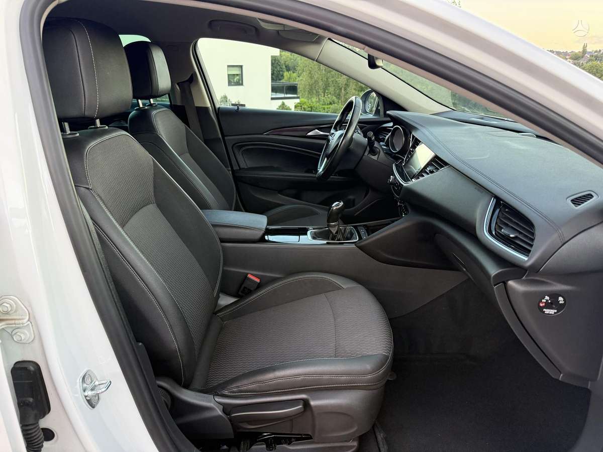 Opel Insignia, 1.6 l., hatchback