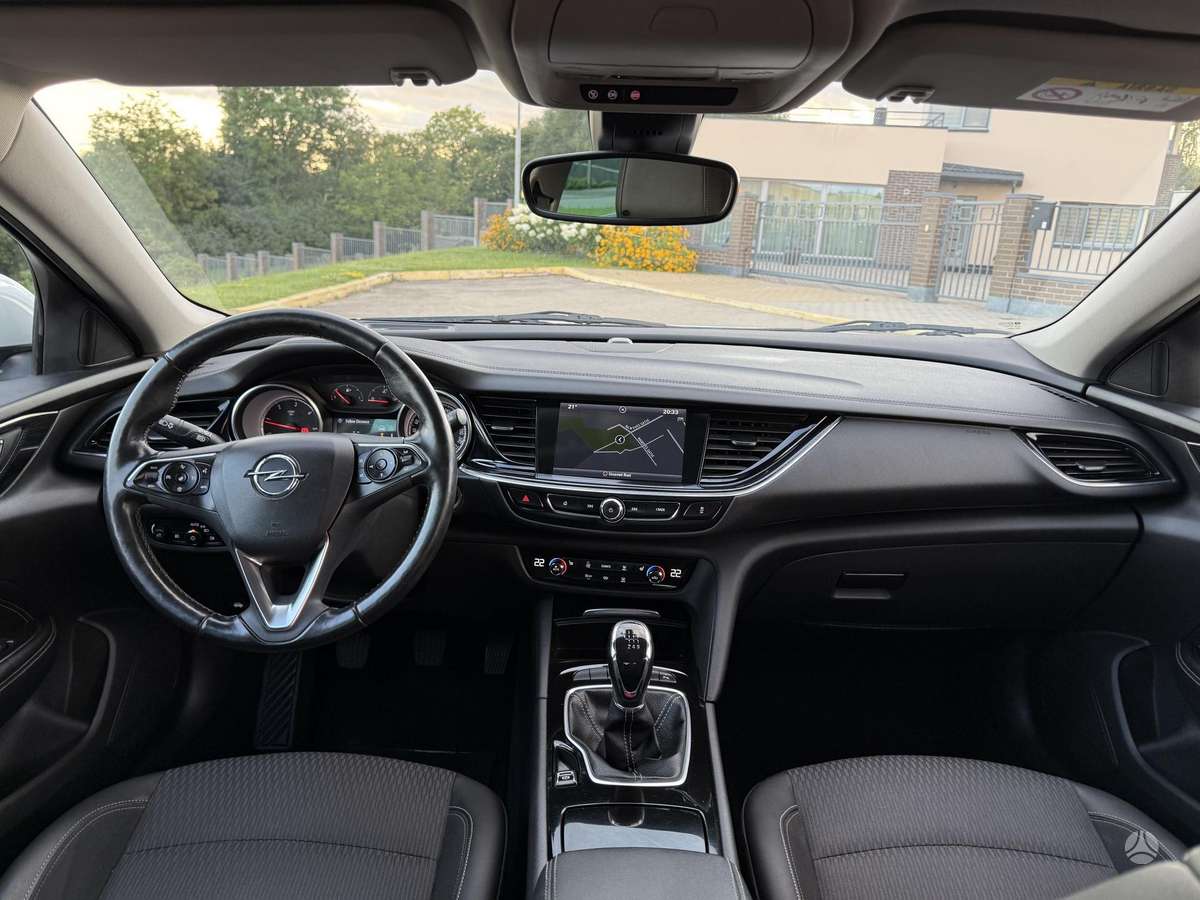 Opel Insignia, 1.6 l., hatchback