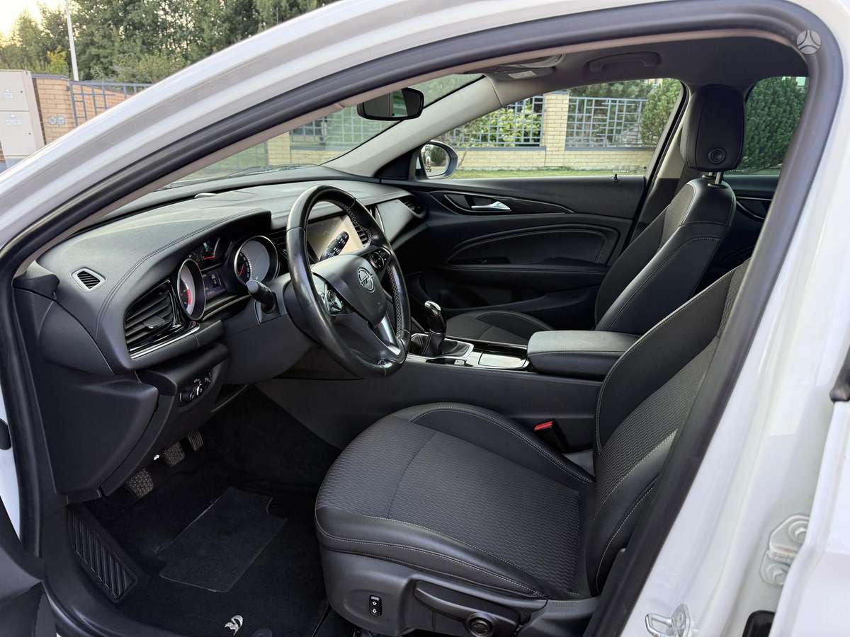 Opel Insignia, 1.6 l., hatchback