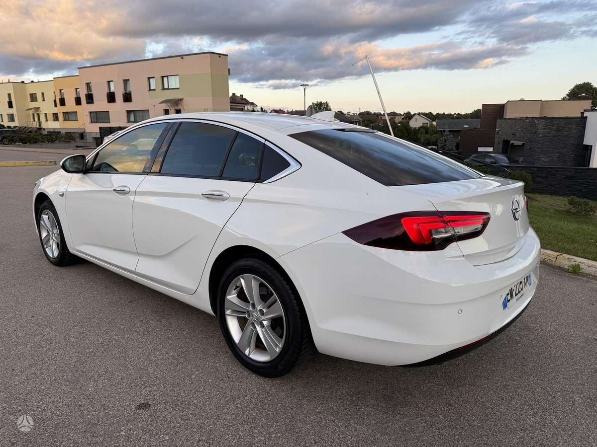 Opel Insignia, 1.6 l., hatchback
