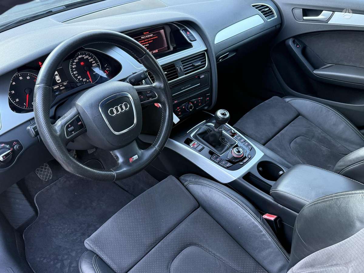 Audi A4, 1.8 l., Седан