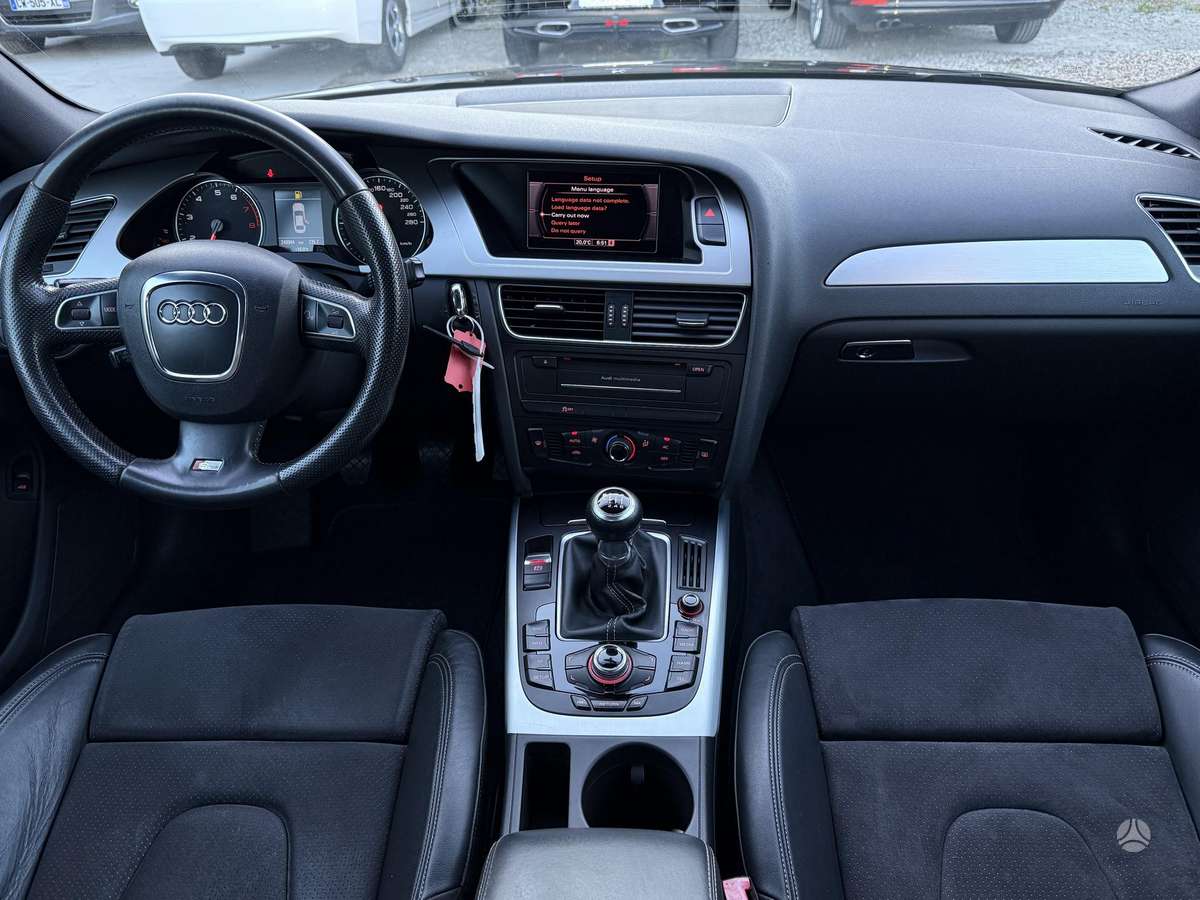 Audi A4, 1.8 l., Седан