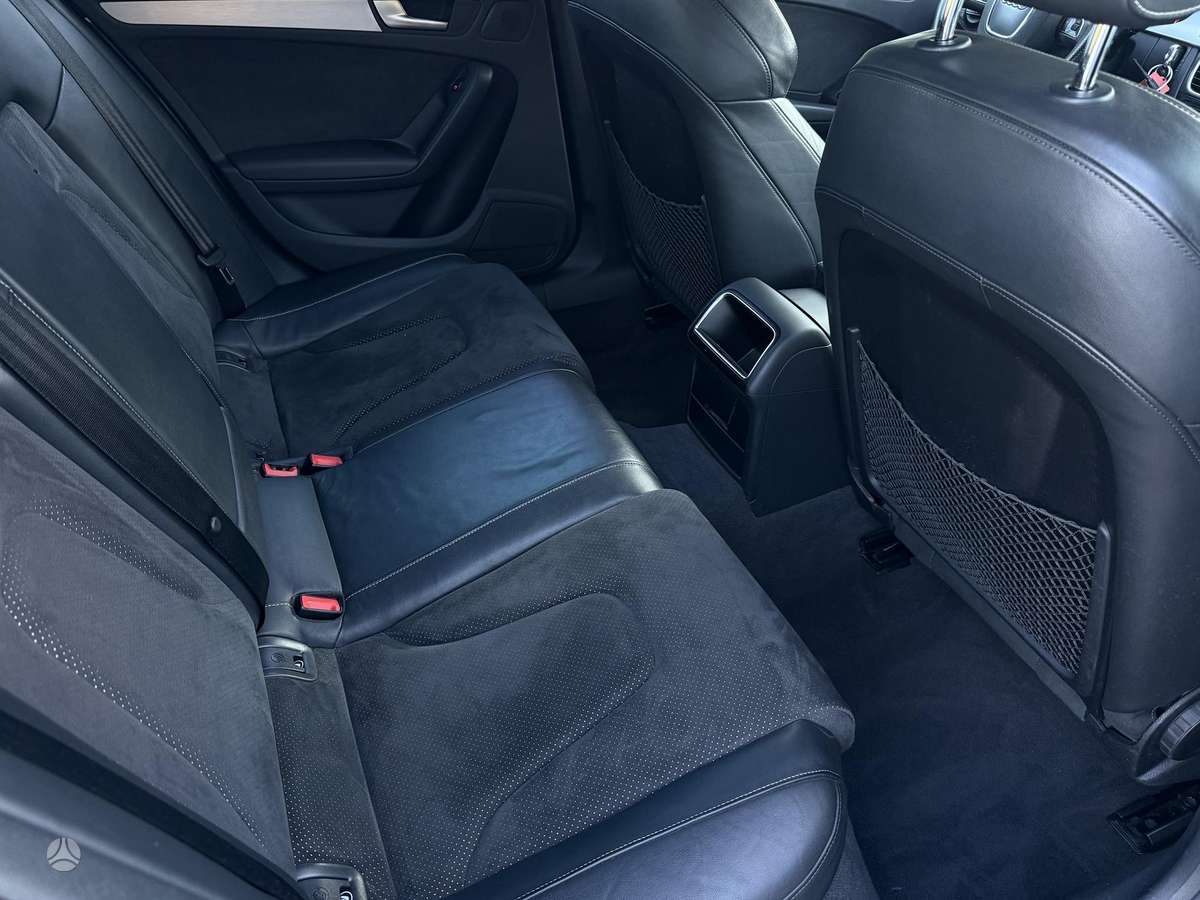 Audi A4, 1.8 l., Седан