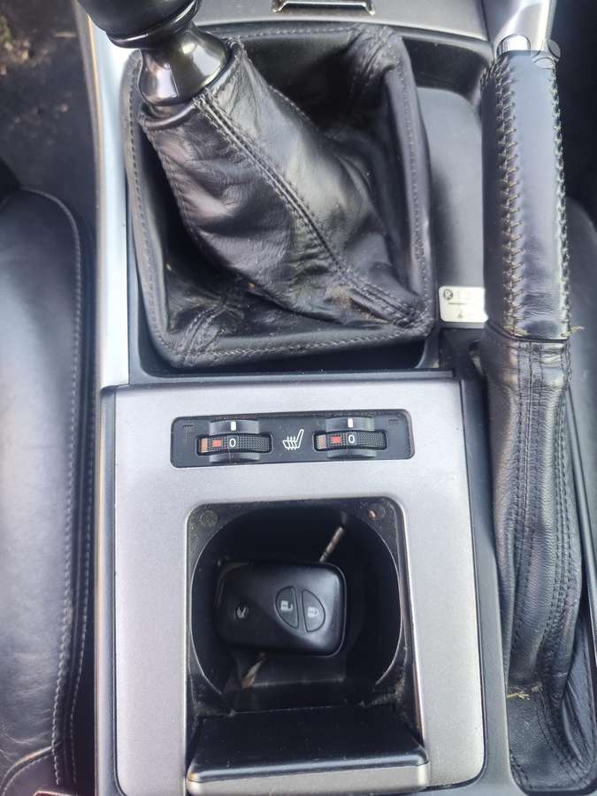 Lexus IS 220, 2.2 l., sedanas