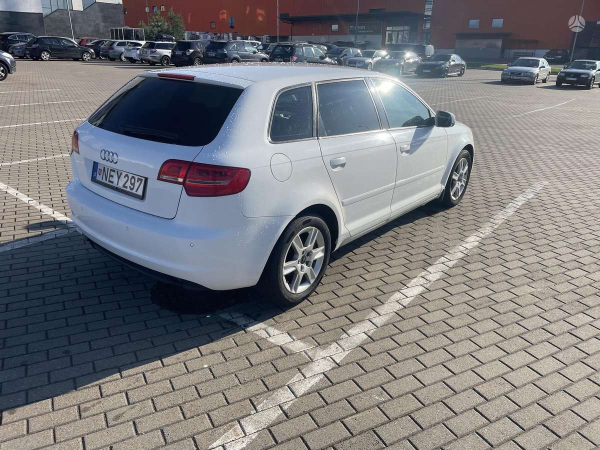 Audi A3, 1.6 l., Хэтчбек