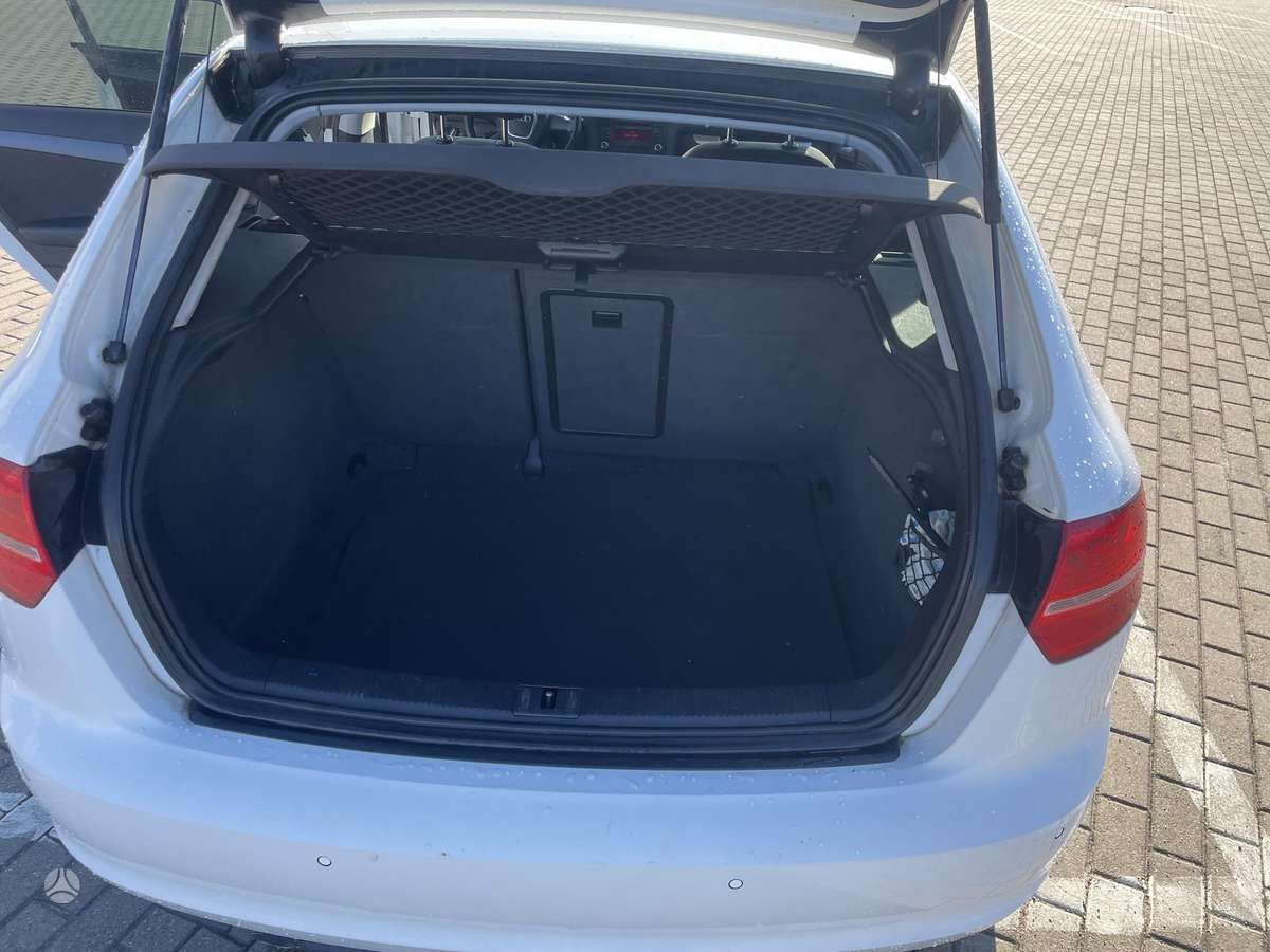 Audi A3, 1.6 l., Хэтчбек
