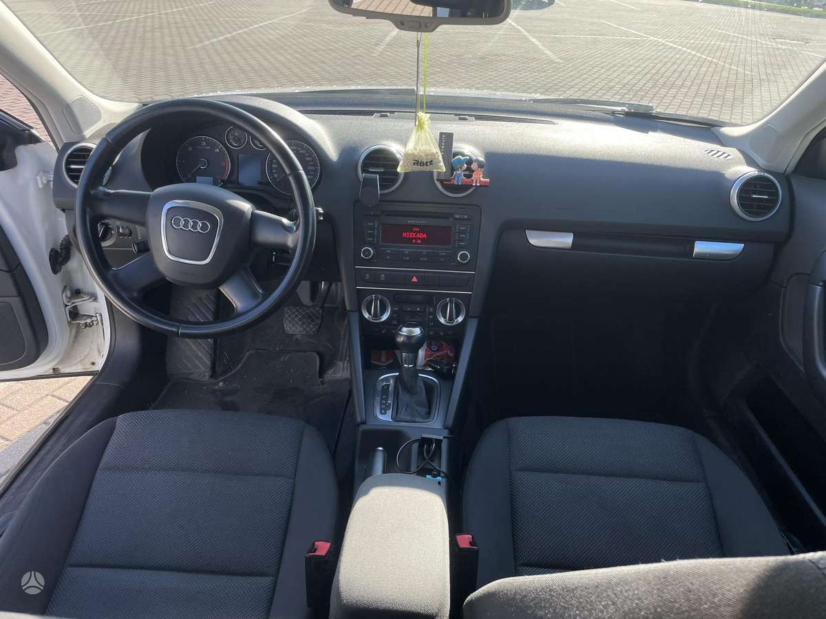 Audi A3, 1.6 l., hatchback