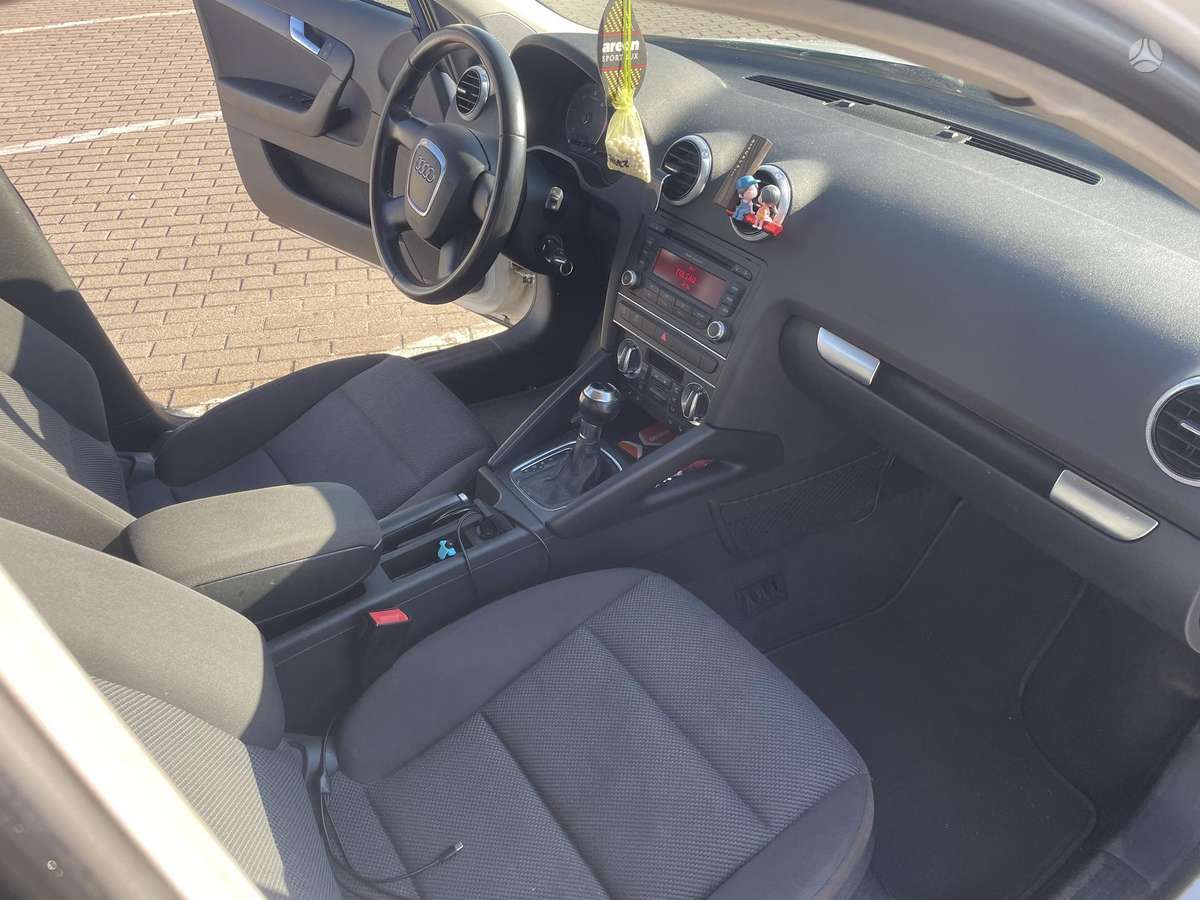 Audi A3, 1.6 l., Хэтчбек