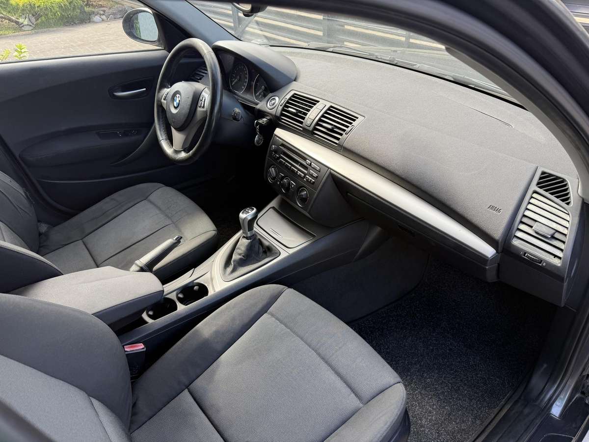 BMW 118, 2.0 l., hatchback