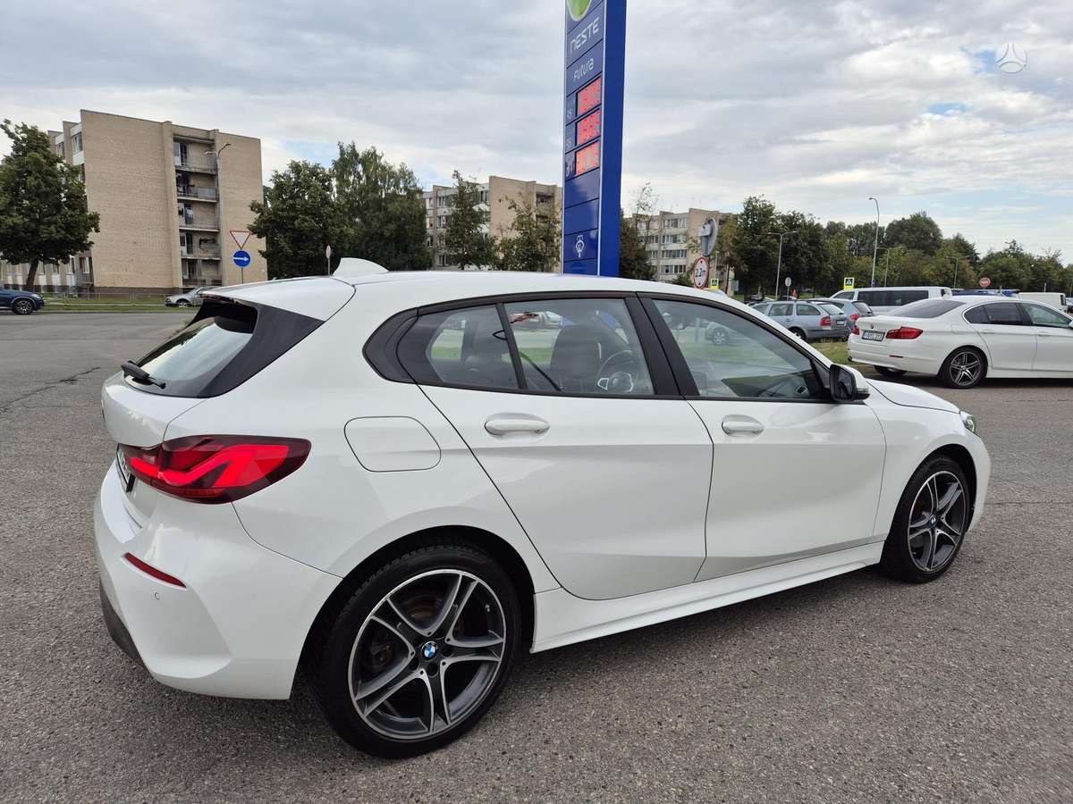 BMW 116, 1.5 l., hatchback