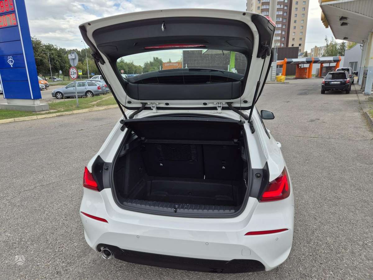 BMW 116, 1.5 l., hatchback