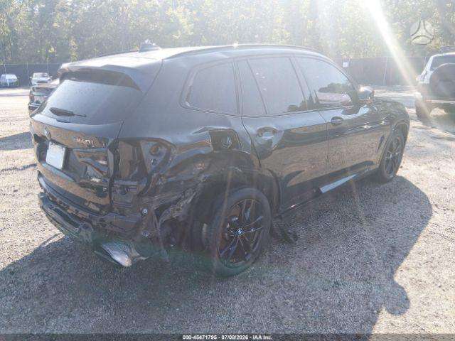 BMW X3, off-road / crossover