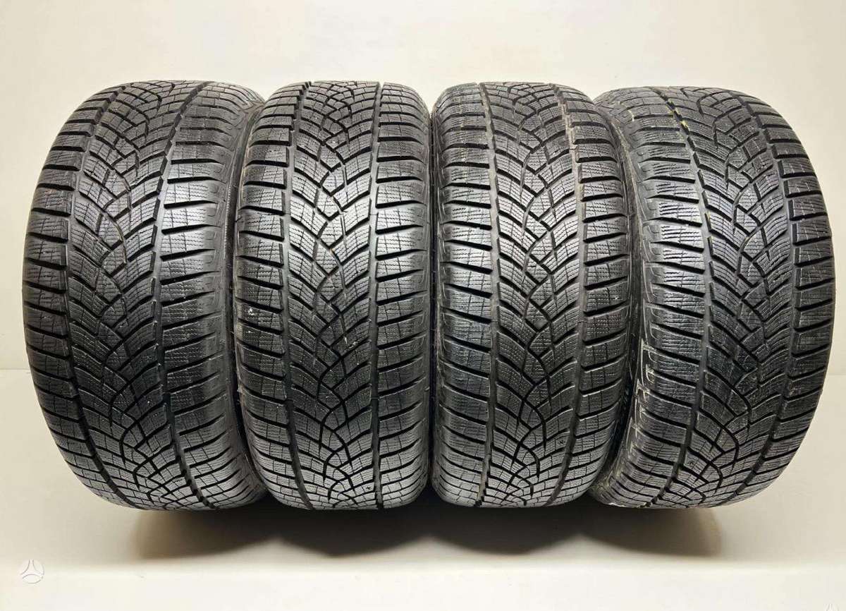 Goodyear UltraGripPerfomance, winter 245/45 R17