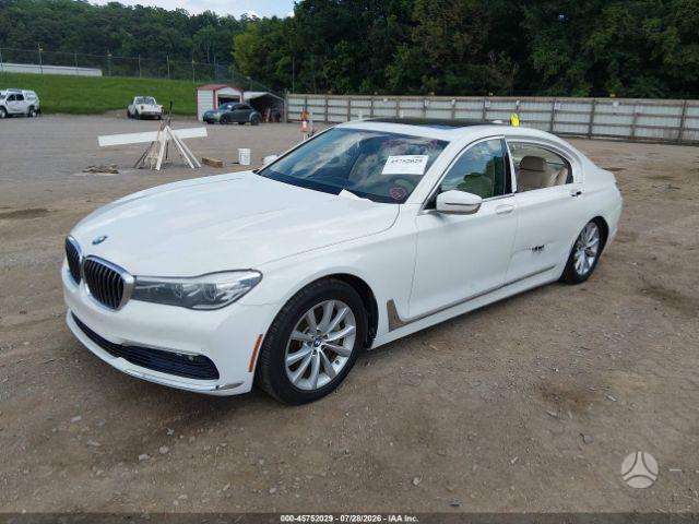 BMW 740, saloon / sedan
