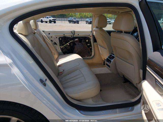 BMW 740, saloon / sedan