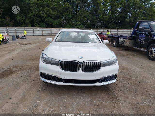 BMW 740, saloon / sedan