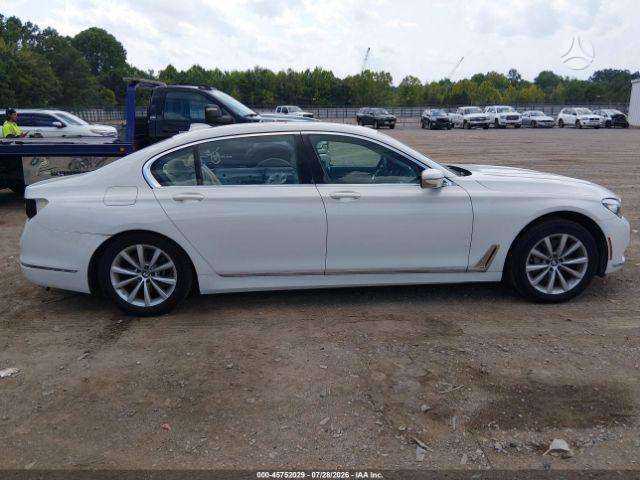 BMW 740, saloon / sedan