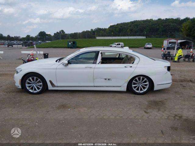 BMW 740, saloon / sedan