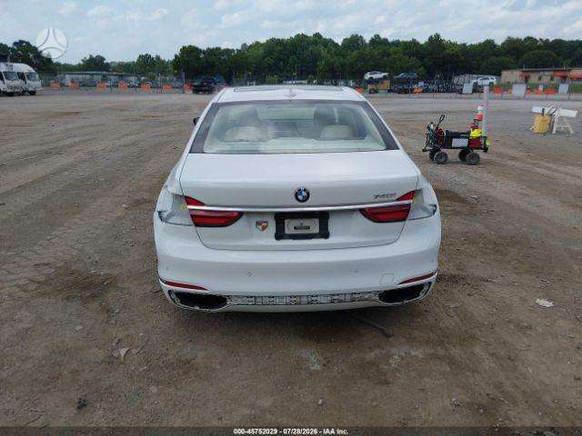 BMW 740, saloon / sedan