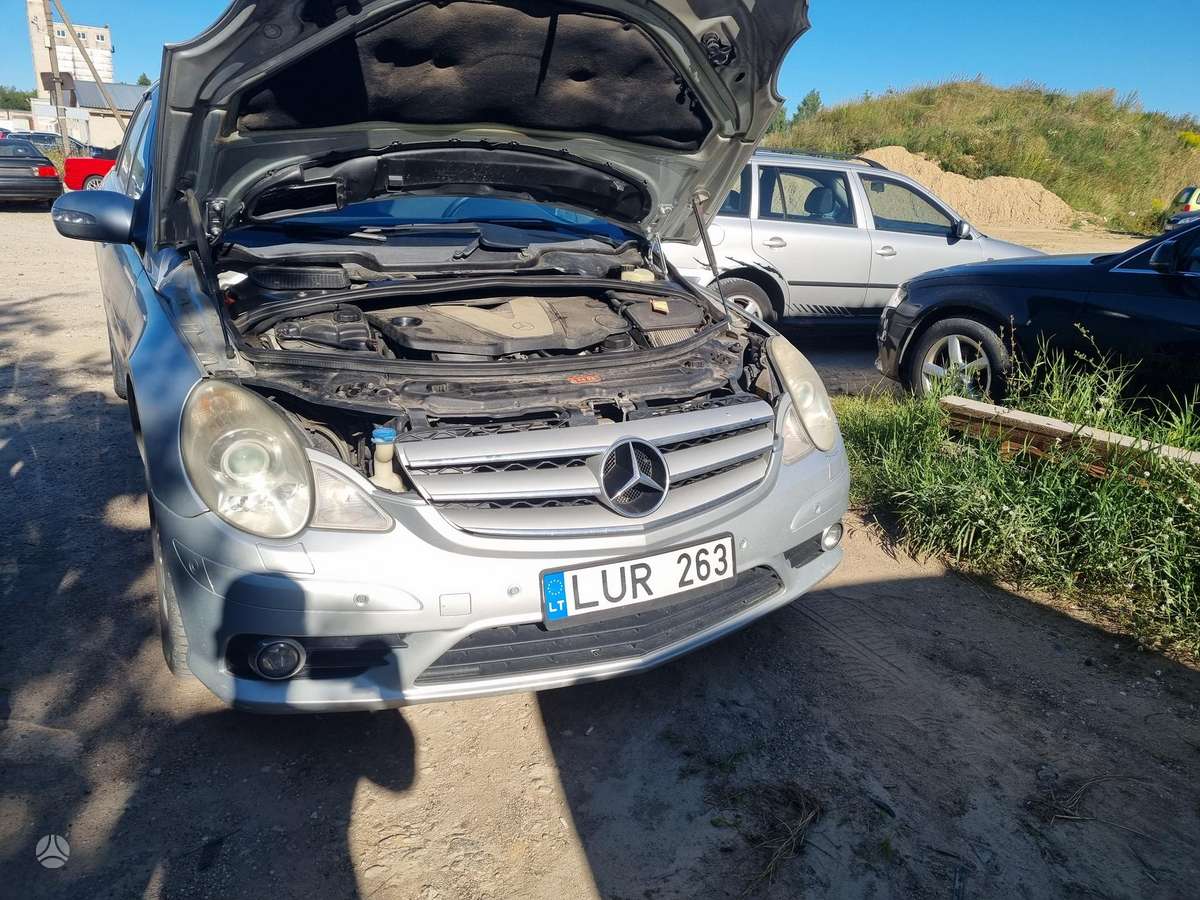 Mercedes-Benz R320