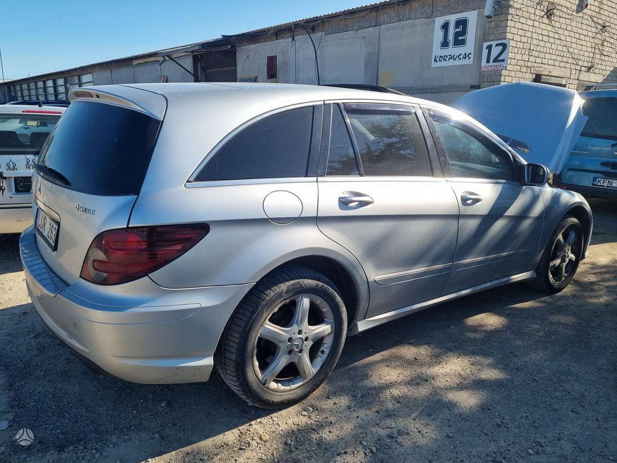 Mercedes-Benz R320