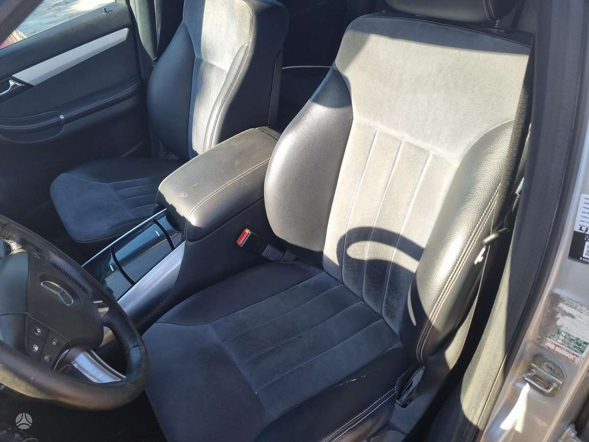 Mercedes-Benz R320