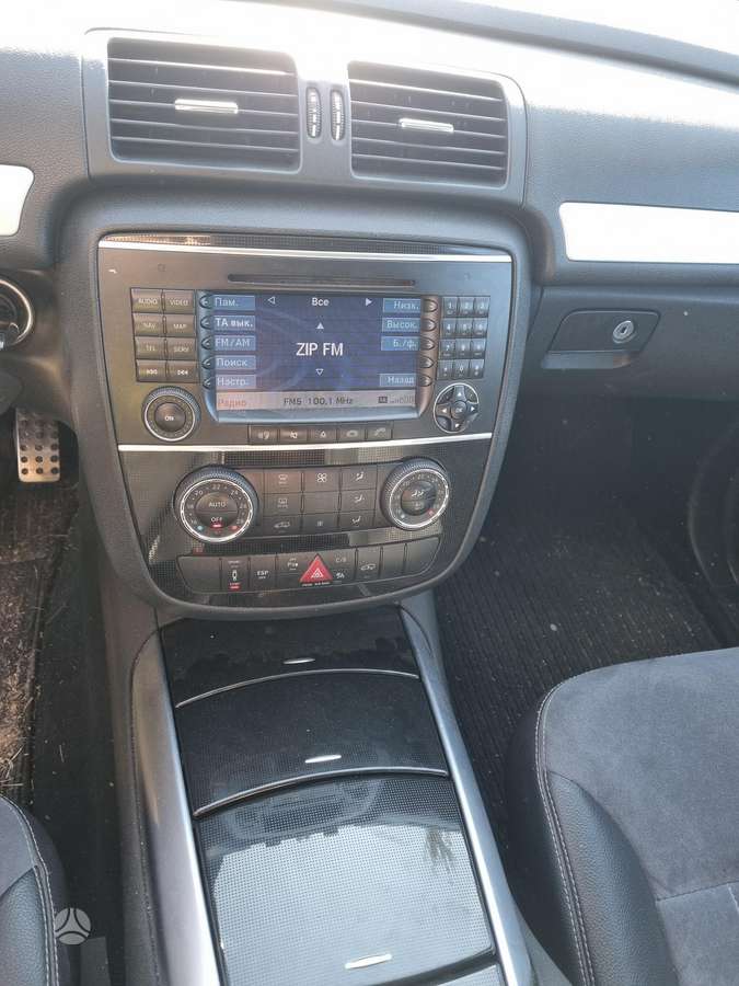 Mercedes-Benz R320