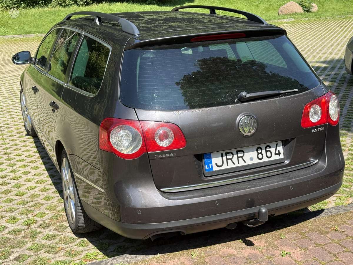 Volkswagen Passat - 4