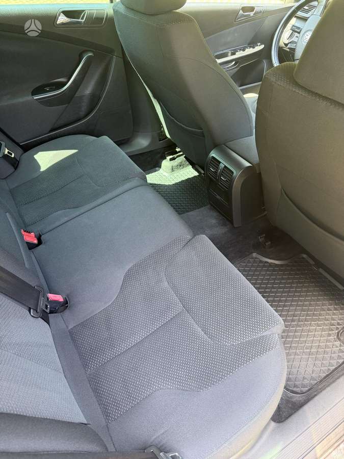 Volkswagen Passat - 6