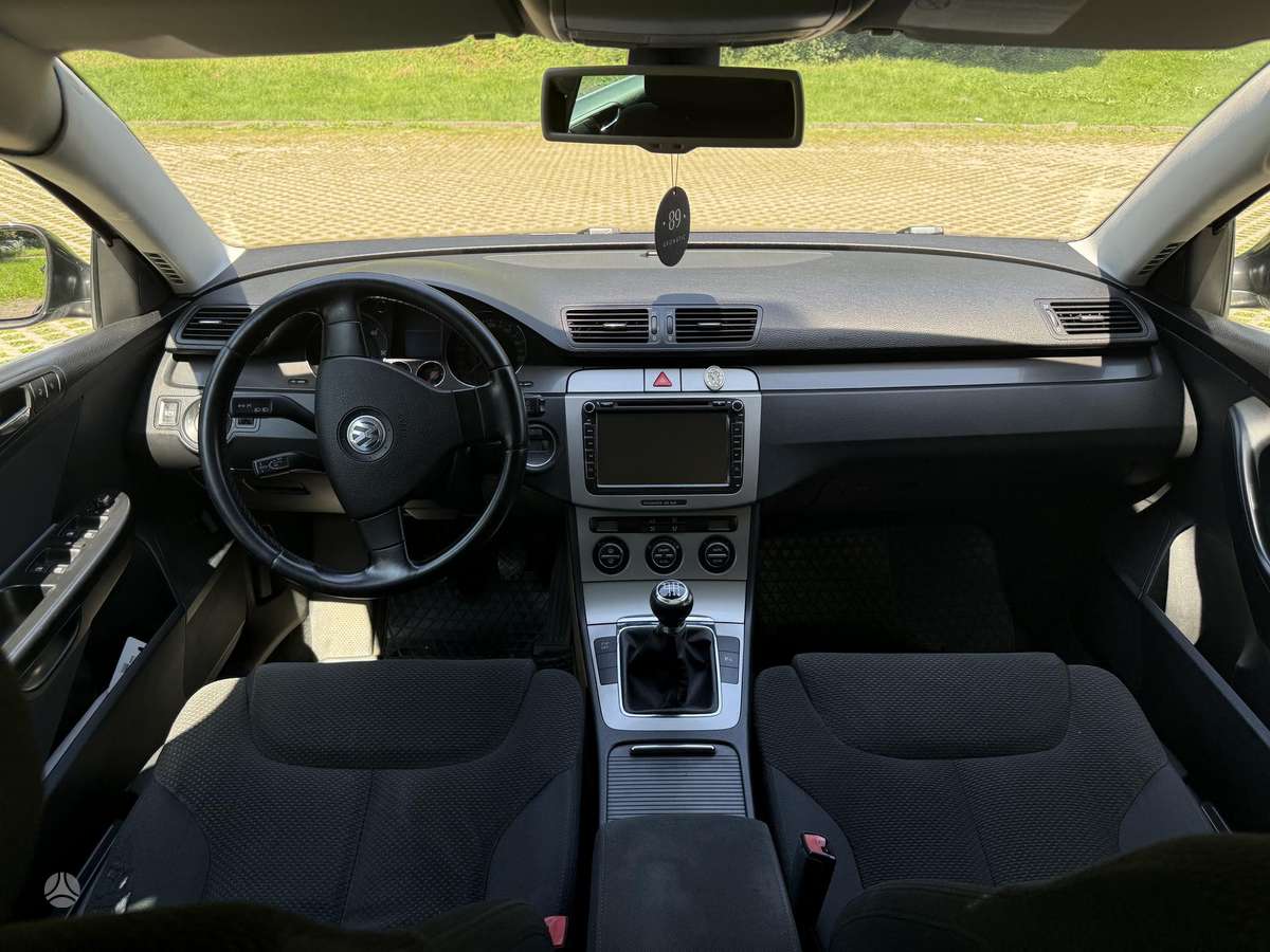 Volkswagen Passat - 8