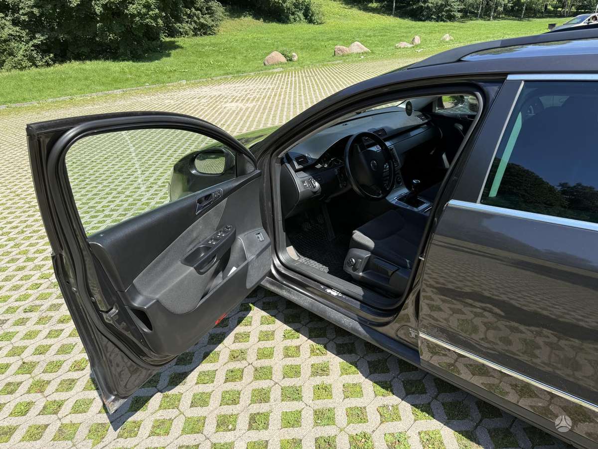 Volkswagen Passat - 12