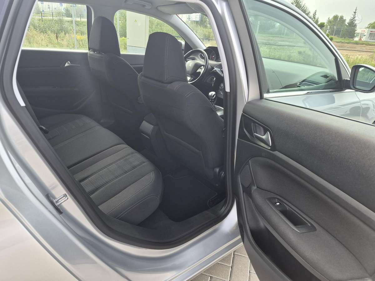 Peugeot 308, 1.2 l., Универсал