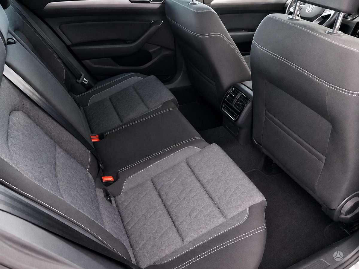 Volkswagen Passat - 4