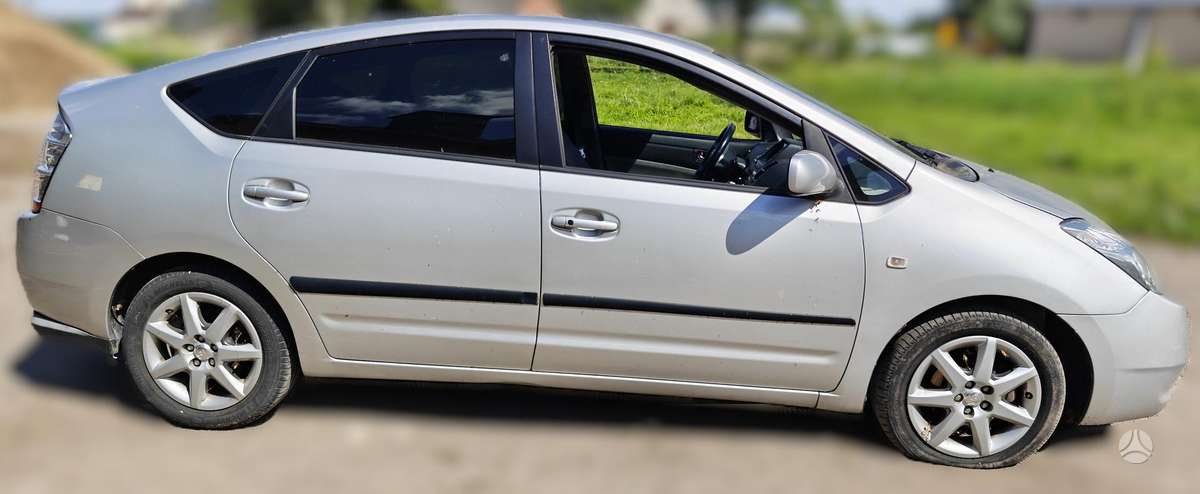Toyota Prius, hatchback