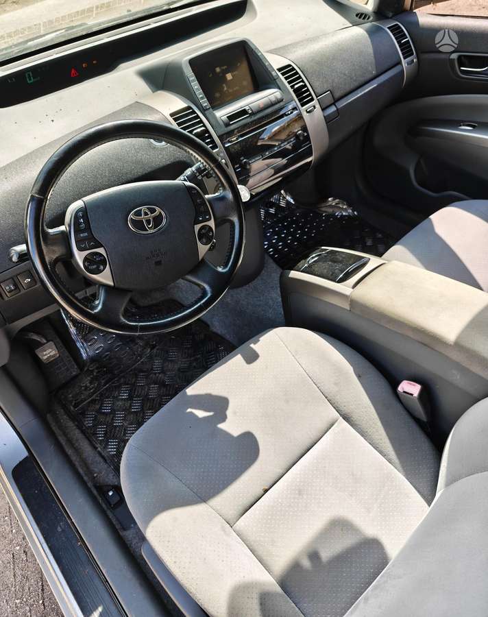 Toyota Prius - 8