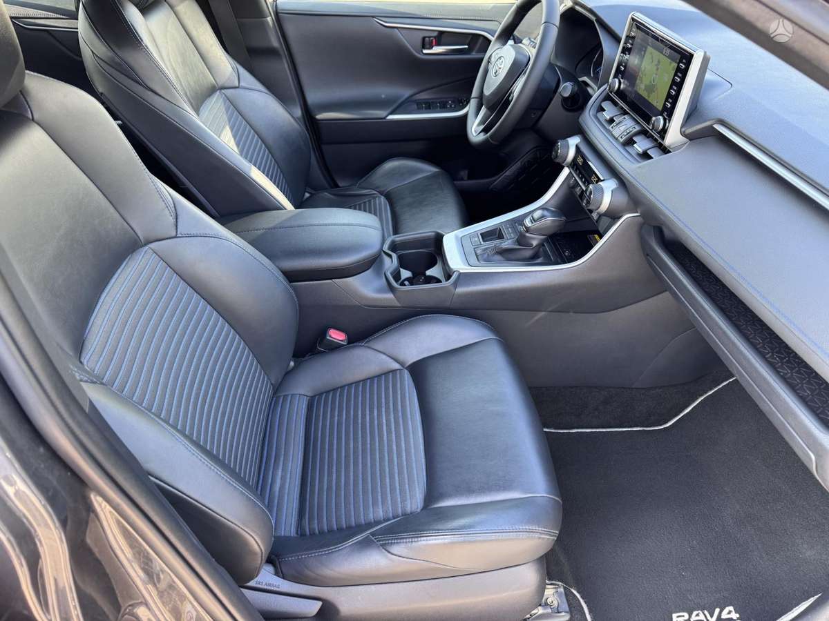 Toyota RAV4 - 6