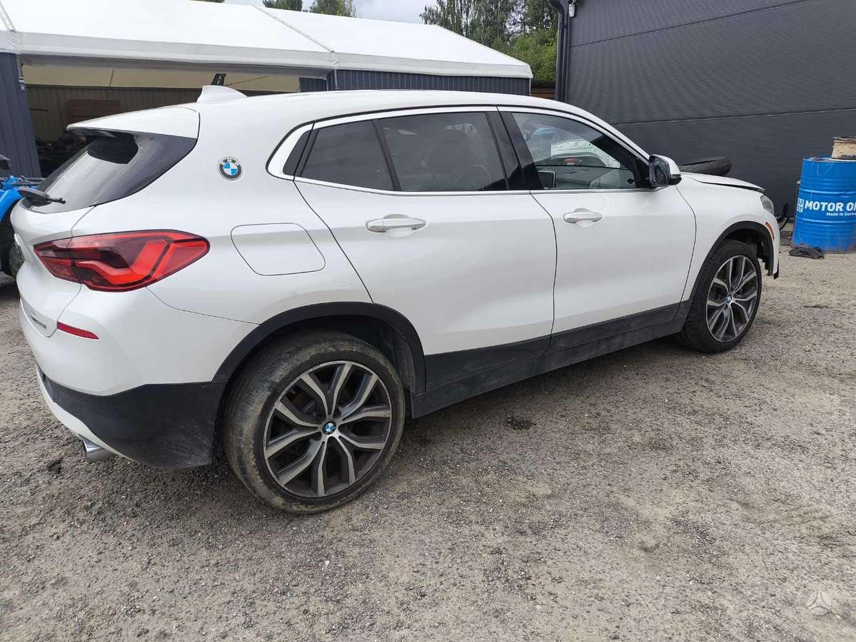 BMW X2, 2.0 l., off-road / crossover
