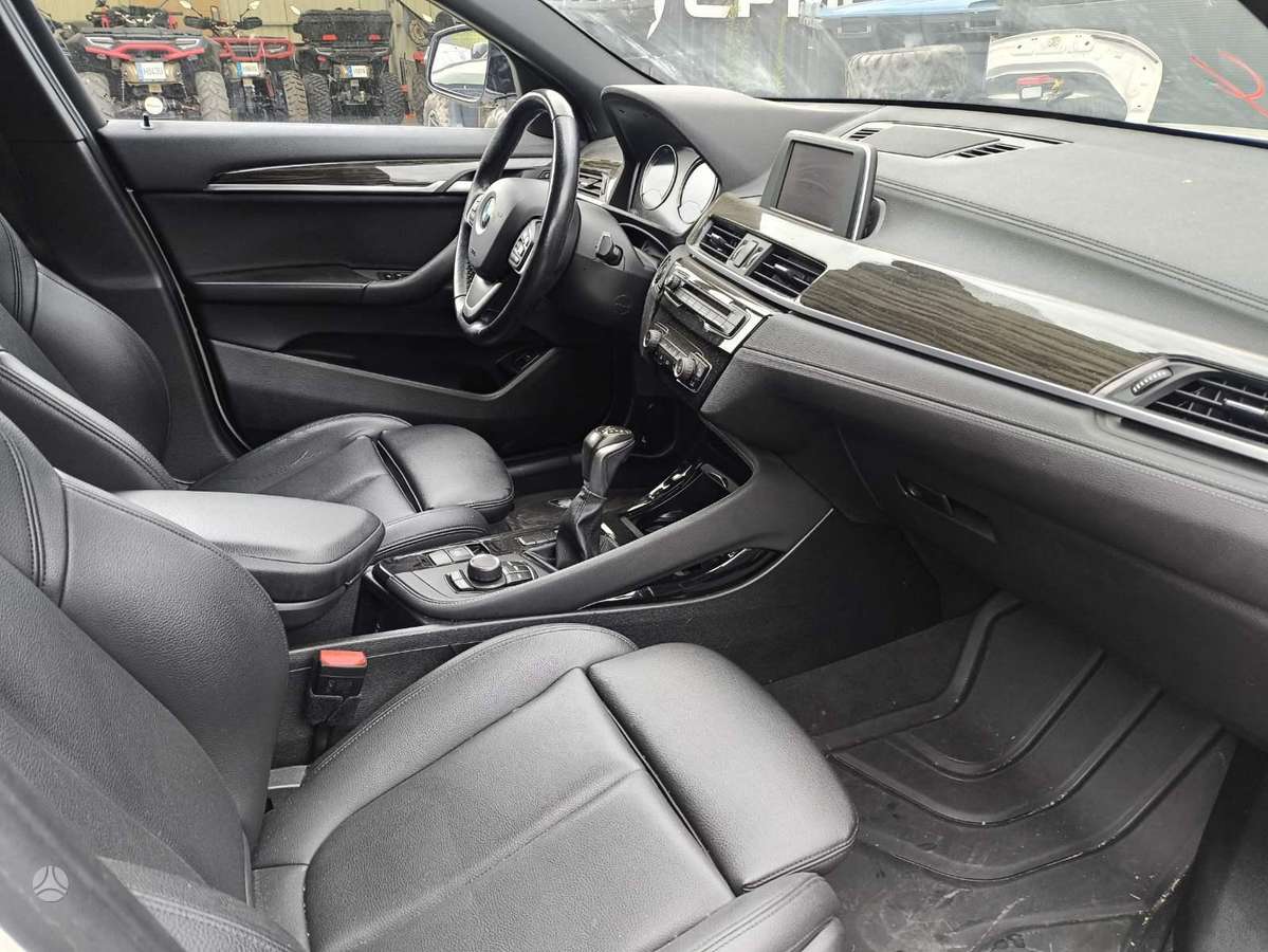 BMW X2, 2.0 l., off-road / crossover