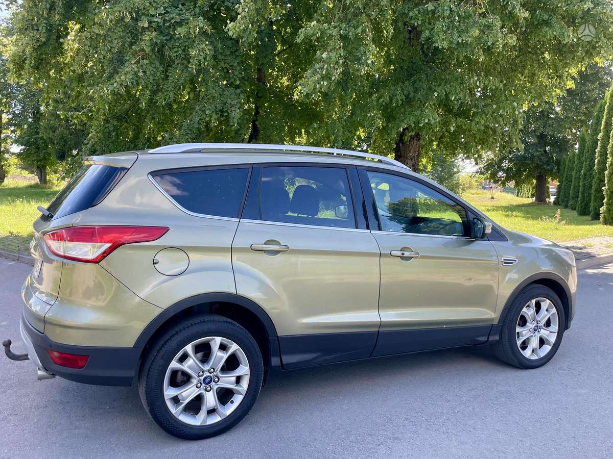 Ford Kuga, Внедорожник / Кроссовер