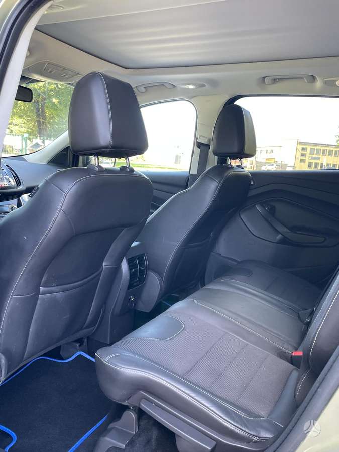 Ford Kuga, Внедорожник / Кроссовер