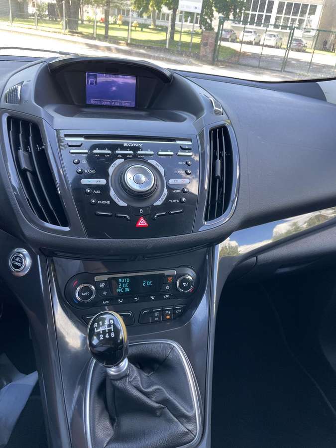 Ford Kuga, Внедорожник / Кроссовер