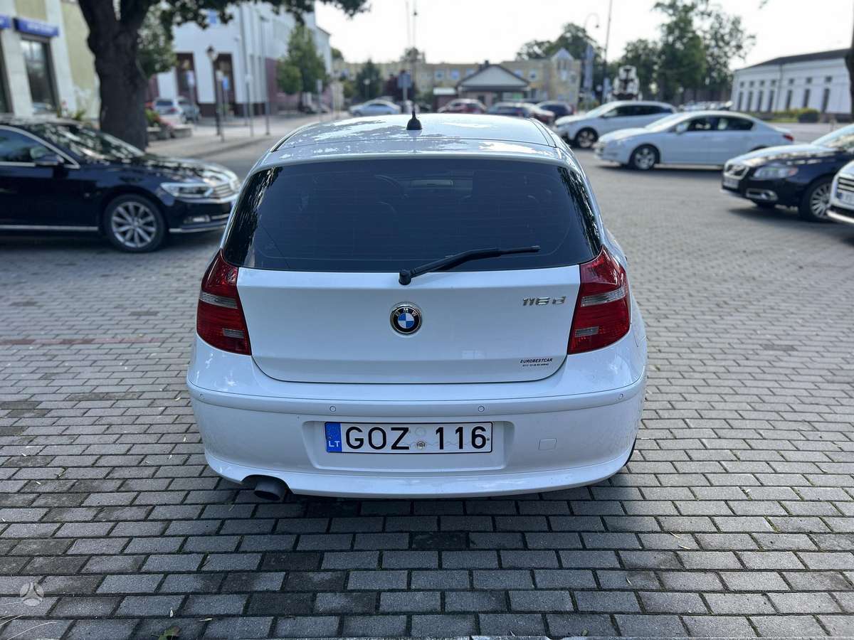 BMW 116, 2.0 l., hatchback