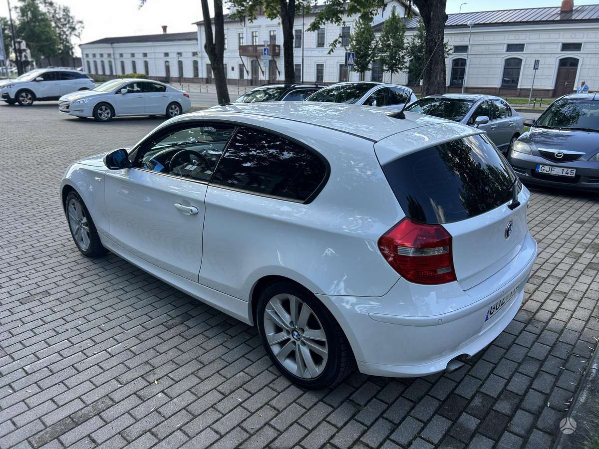 BMW 116, 2.0 l., hatchback