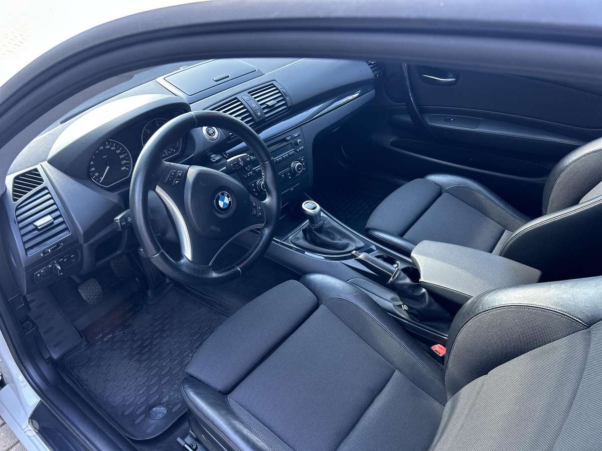 BMW 116, 2.0 l., hatchback