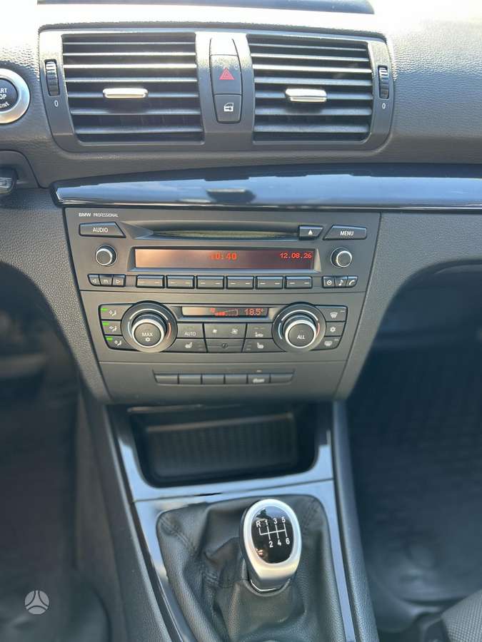 BMW 116, 2.0 l., hatchback