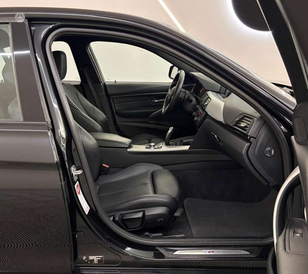 BMW 320, 2.0 l., Седан