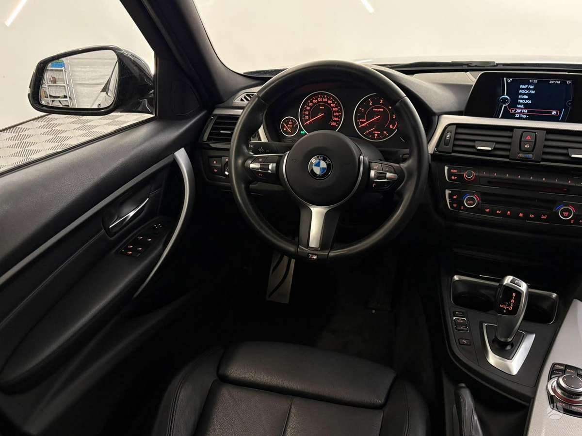 BMW 320, 2.0 l., Седан