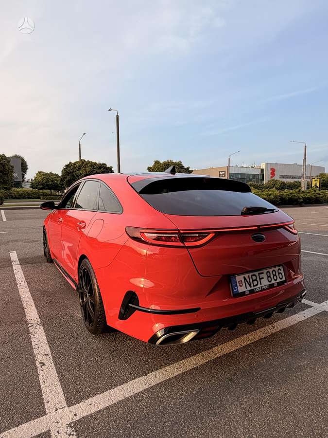 Kia ProCeed, 1.6 l., hatchback