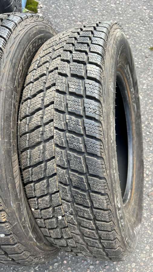 Nexen, žieminės 215/70 R16