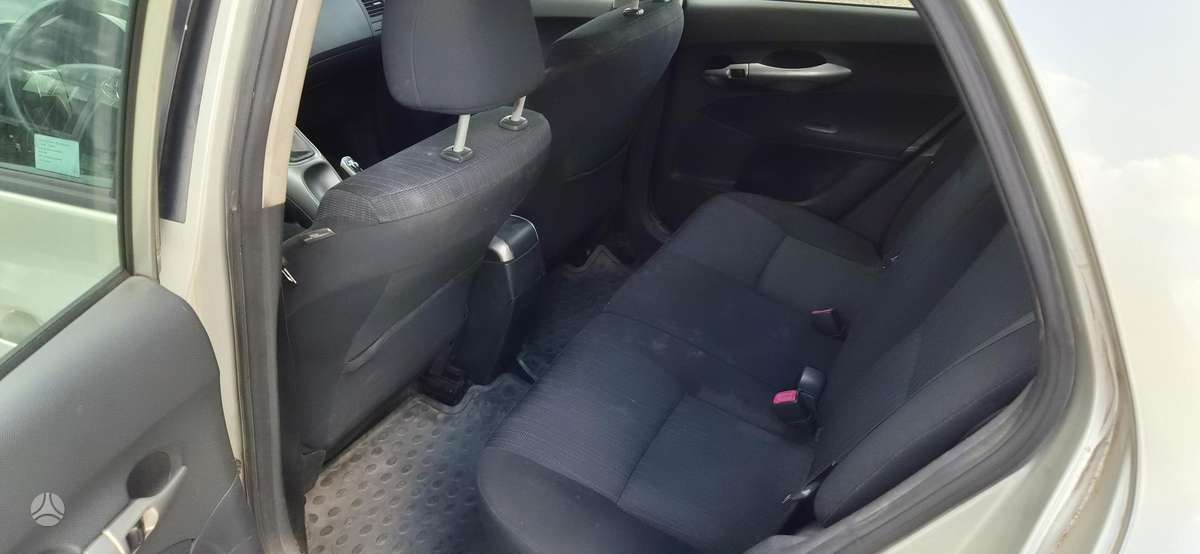 Toyota Auris - 2
